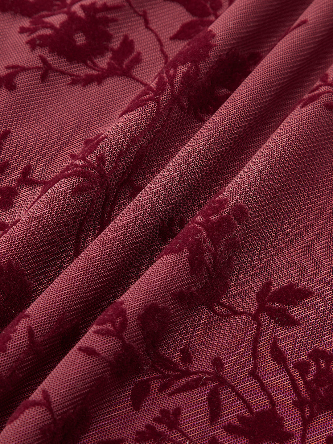 Florales Kleid mit Rüschensaum und Bindegürtel