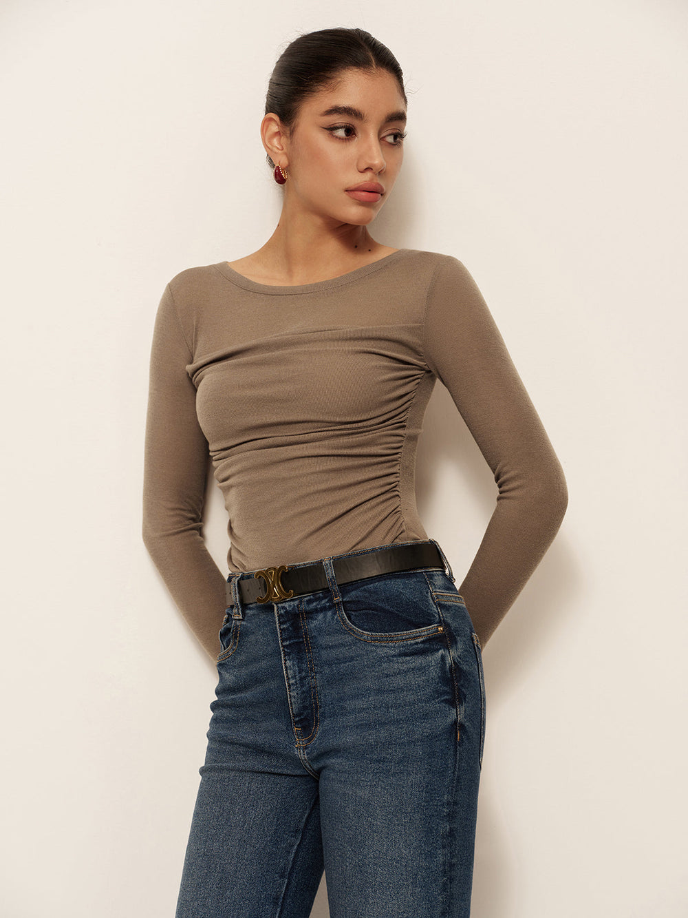 Halbtransparente Langarm-Plissee-Schmal-Panel-T-Shirt