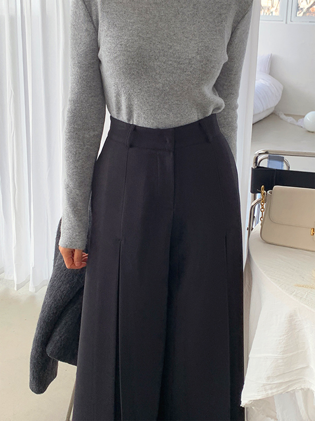 High-Waist Plissé Hosen mit weitem Bein