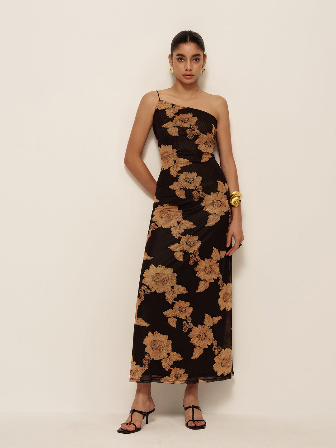 Asymmetrisches Kleid mit Kaltem Schulterdruck
