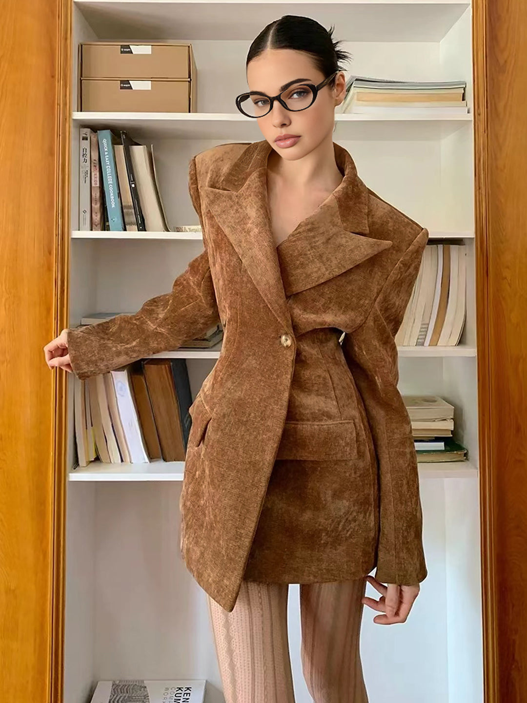 Button Cinched Lang Blazer