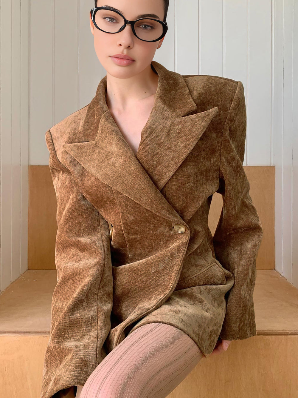 Button Cinched Lang Blazer