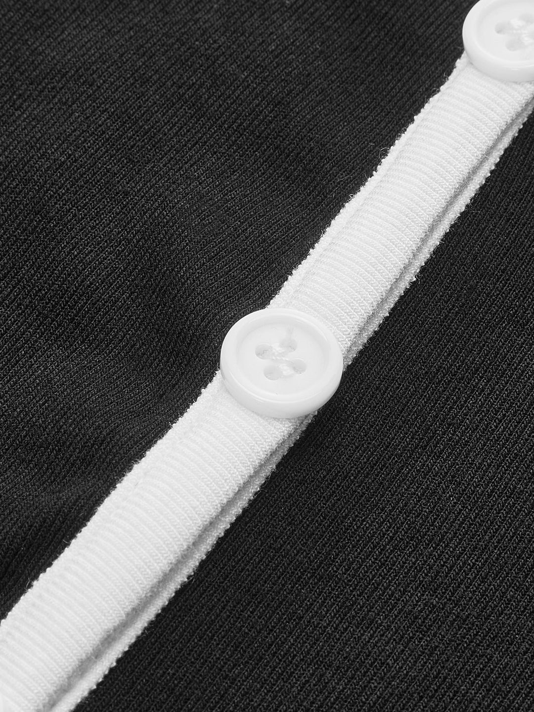Langarmshirt aus Strick mit quadratischem Ausschnitt und Kontrastbesatz