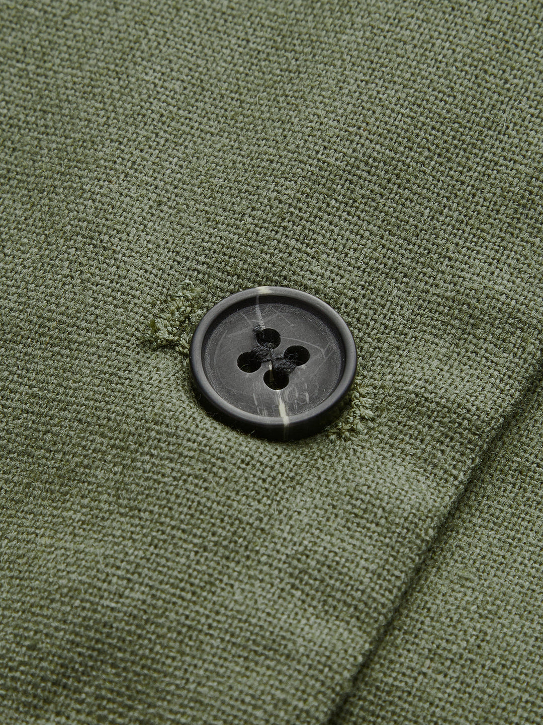 V-Ausschnitt-Shorts-Set Mit Knopfleiste Und Gürtel