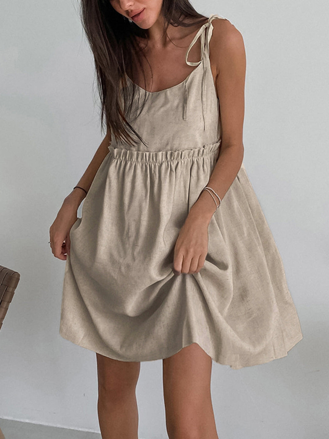 Levanzo Kleid mit gebundenen Trägern und kurzen Ärmeln