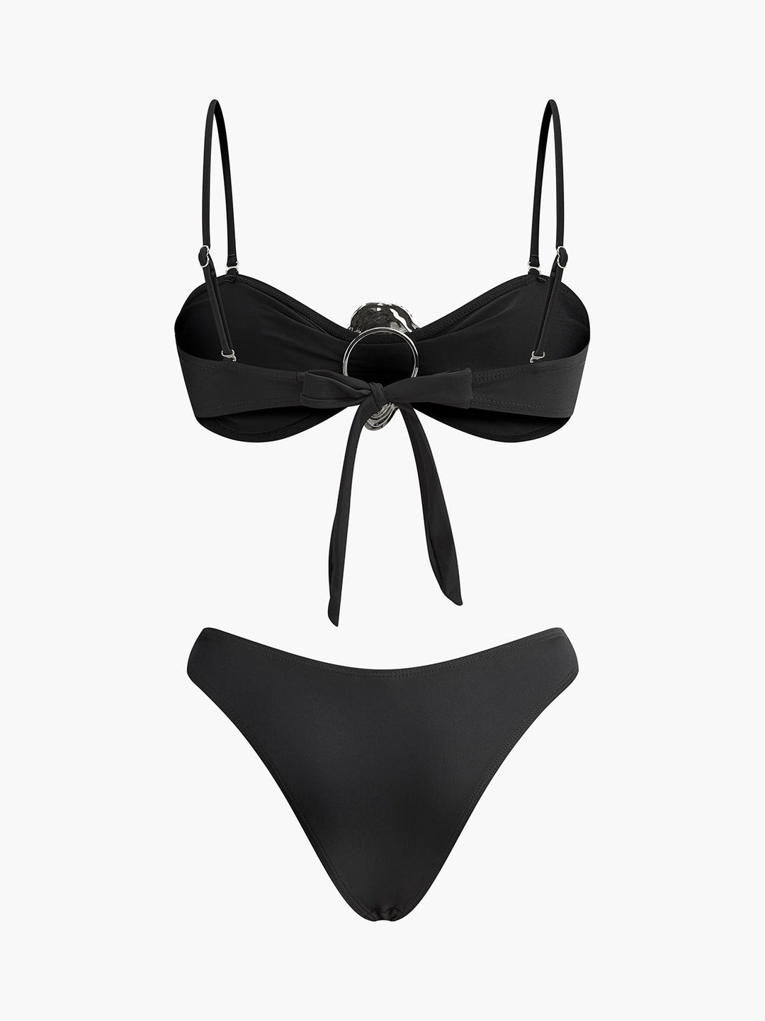 Bikini-Set mit Metall-Akzenten und Bindung vorne