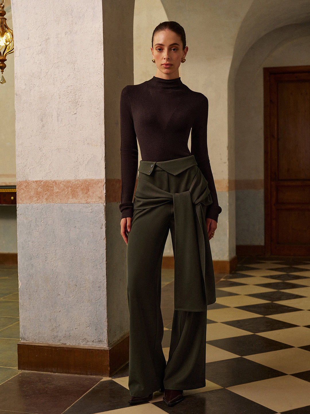 Mittelbund Hose mit Knoten