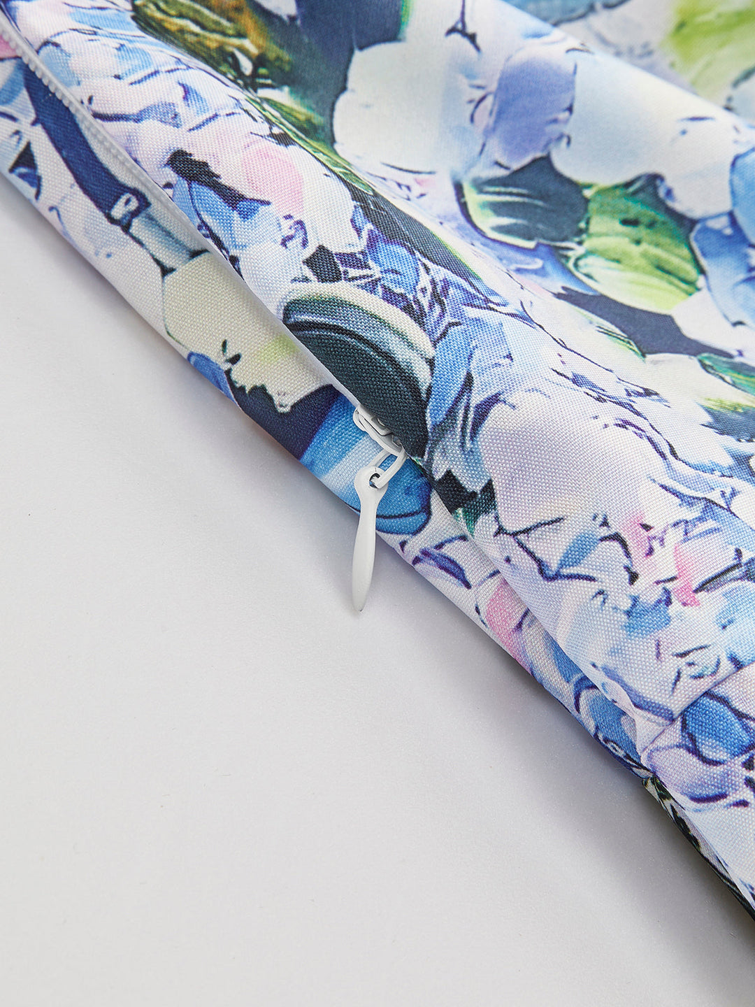 Blumenkleid mit Neckholder-Trägern