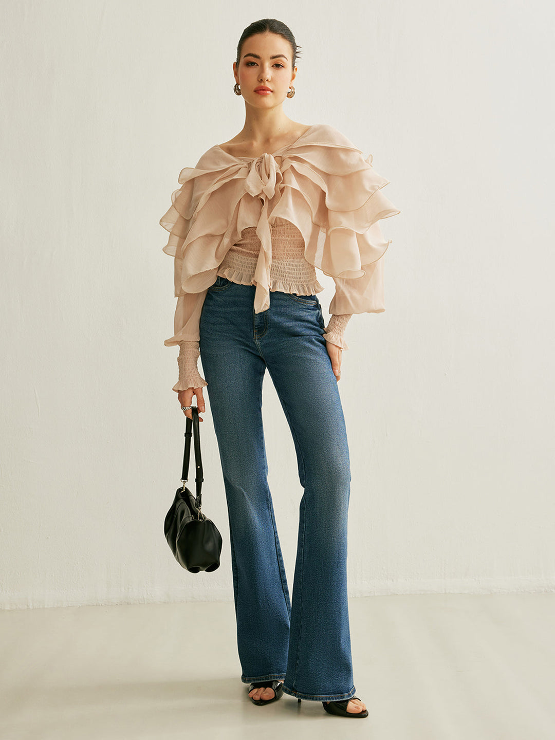 Halbtransparente Chiffon-Bluse mit Rüschen und Rückenausschnitt