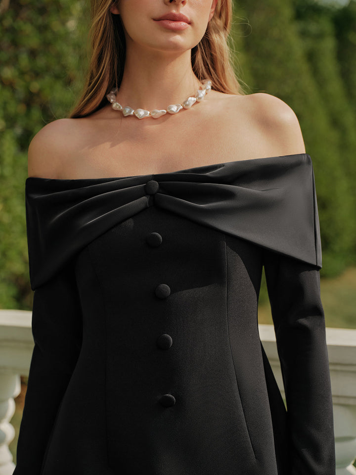 Elegantes Kleid mit geradem Ausschnitt und Reißverschluss