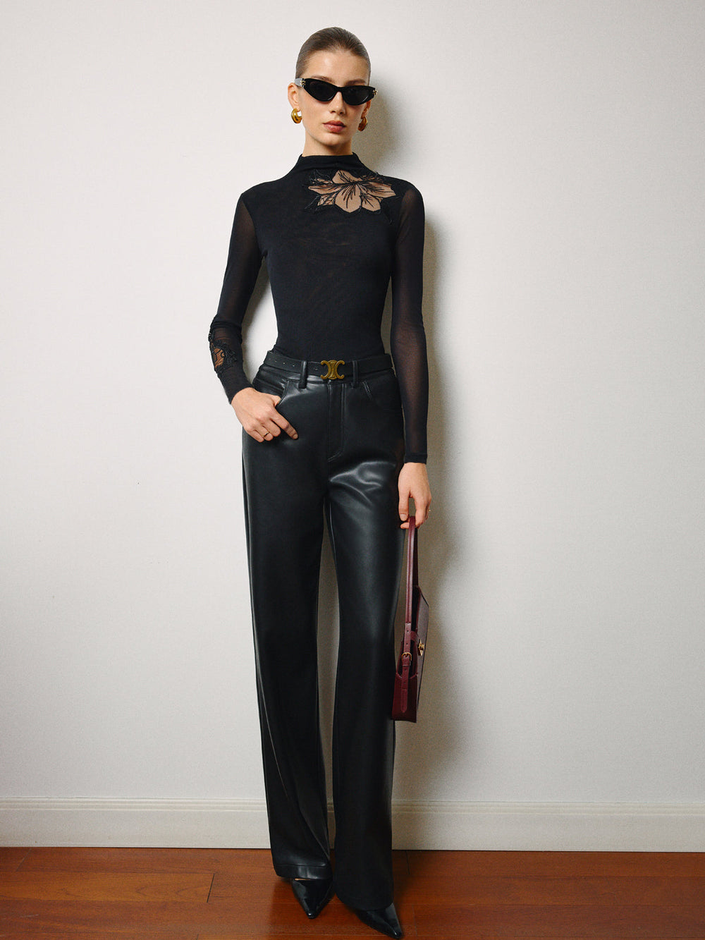 Semi-Sheer Mesh-Floral Slim Jersey Top auf Deutsch