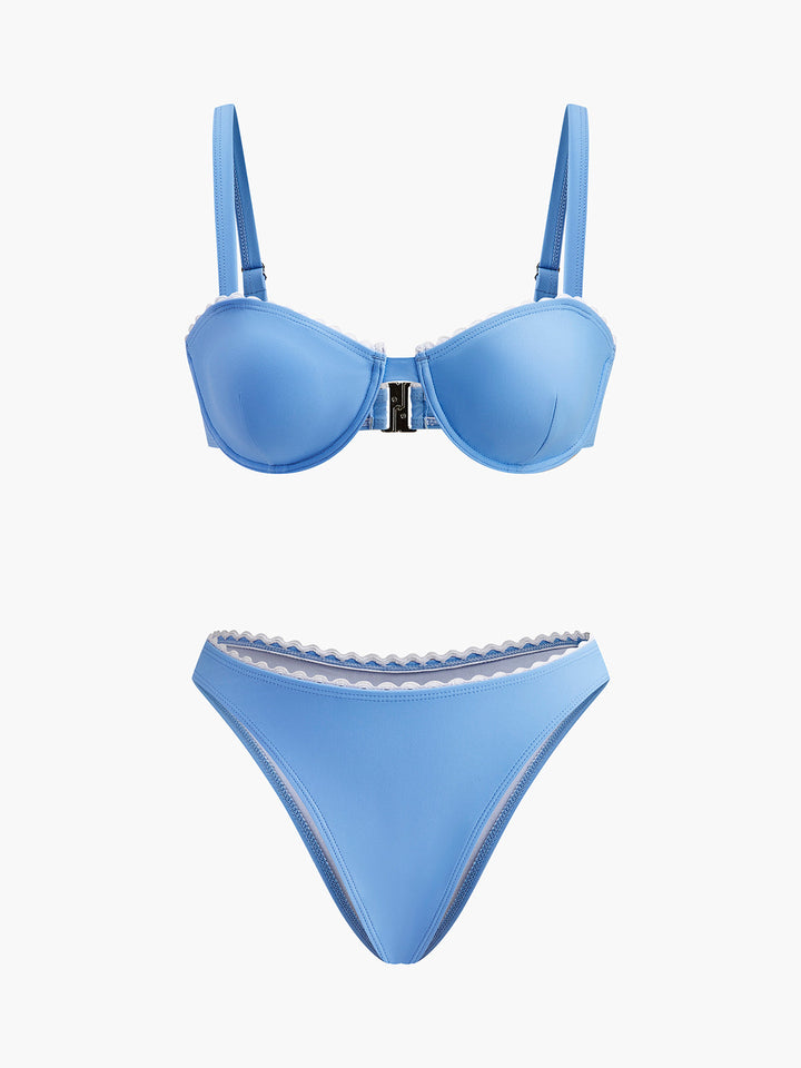 Geripptes Bikinioberteil mit Muschelsaum