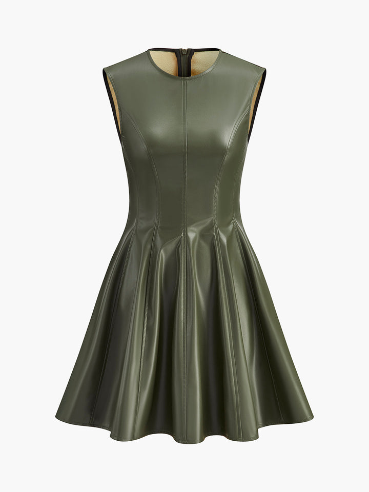 Ärmelloses Falten-Kleid aus Kunstleder