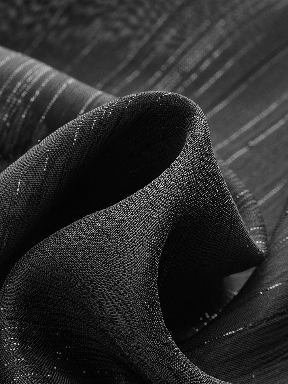 Halbtransparente Bluse mit Bindeband am Halsausschnitt aus Chiffon
