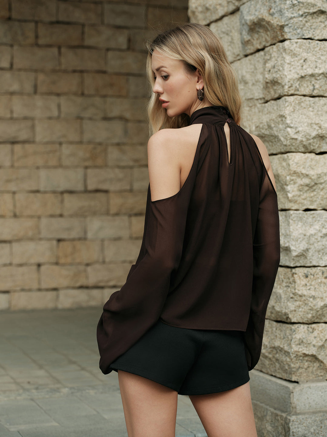Florales Detaillierte Sheer Cold-Shoulder-Oberteil