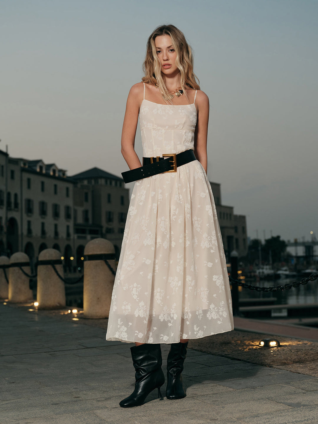 Floral Jacquard Langes Kleid