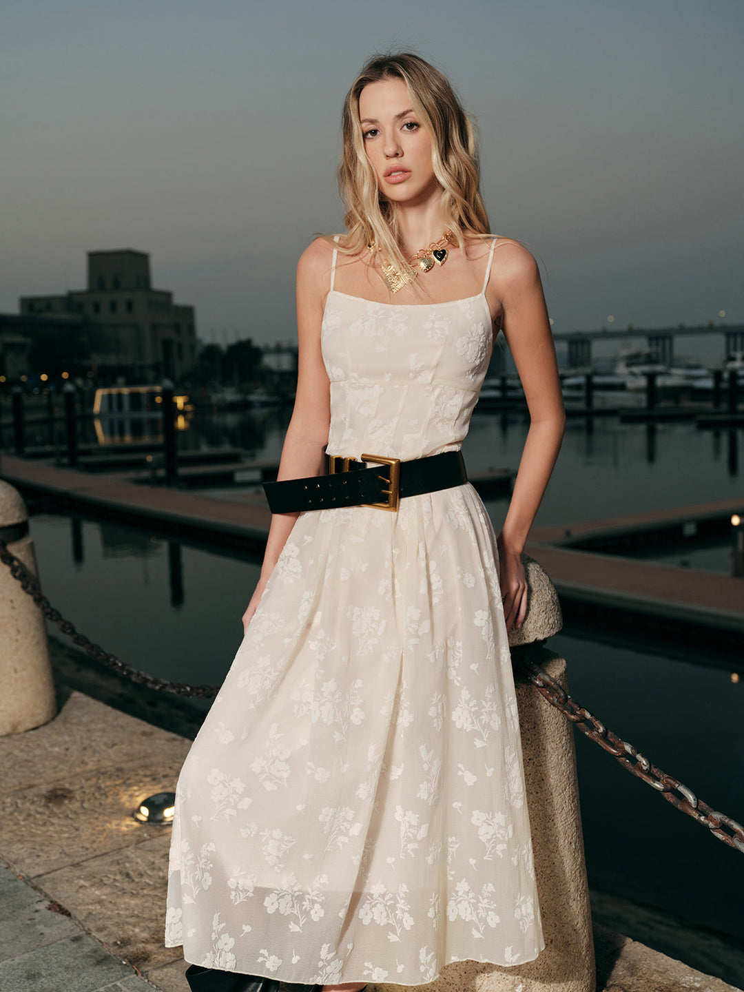 Floral Jacquard Langes Kleid