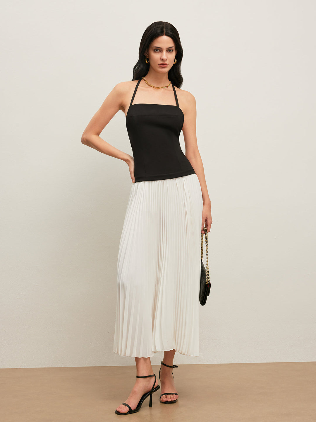 Rückenfreies Neckholder-Kleid mit Falten