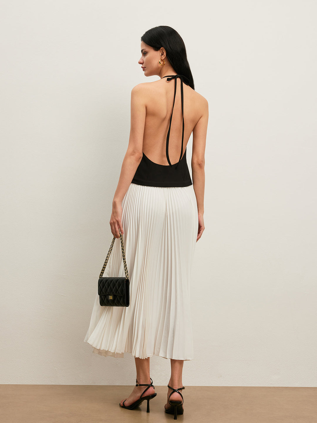 Rückenfreies Neckholder-Kleid mit Falten