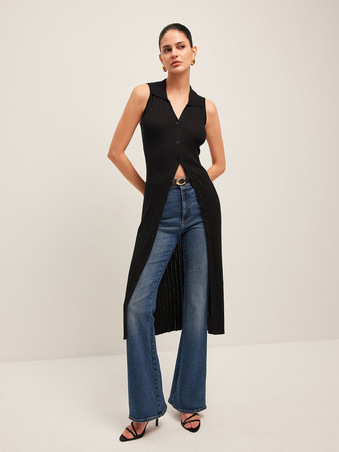 Geripptes Strickkleid mit Knopfleiste
