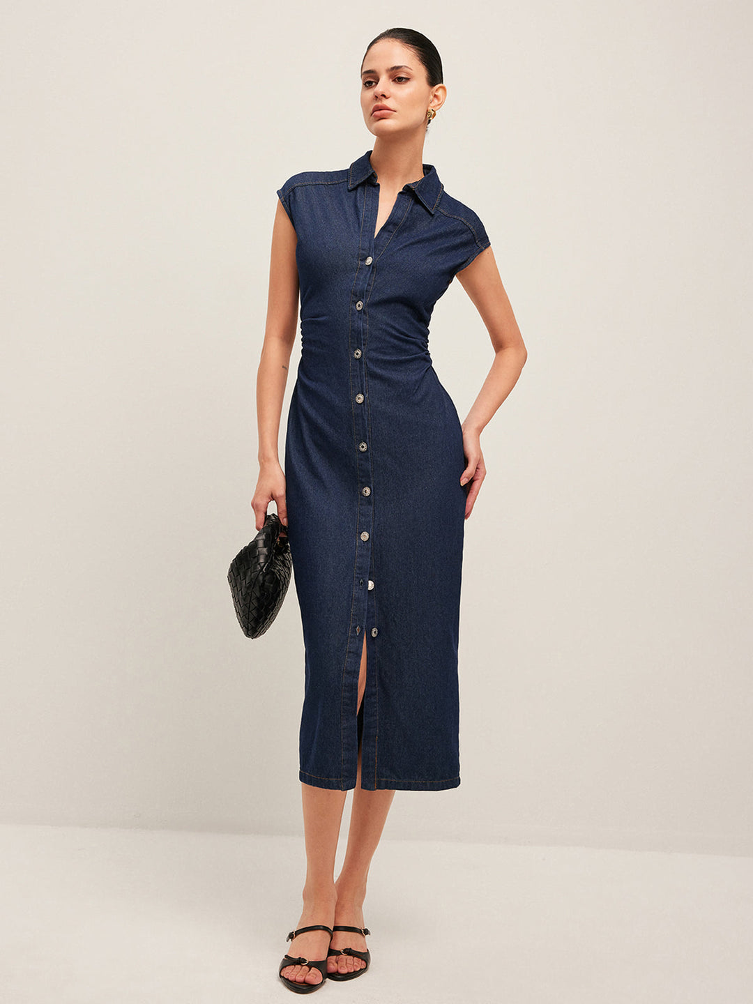 V-Ausschnitt Ärmelloses Knopf-Denimkleid