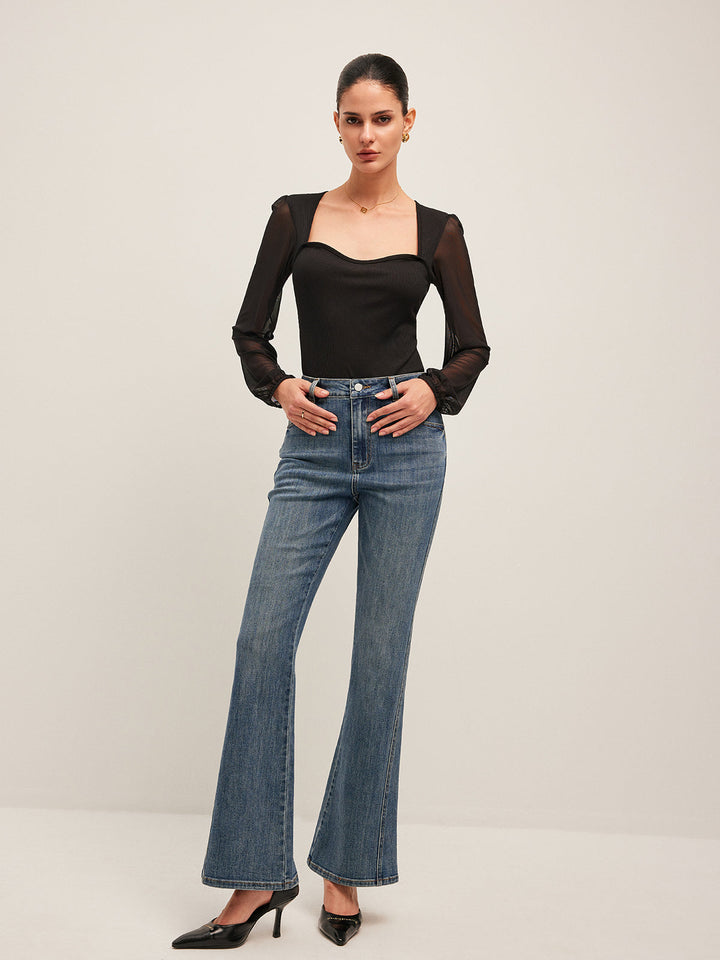 Ausgestellte Jeans mit mittlerer Taille