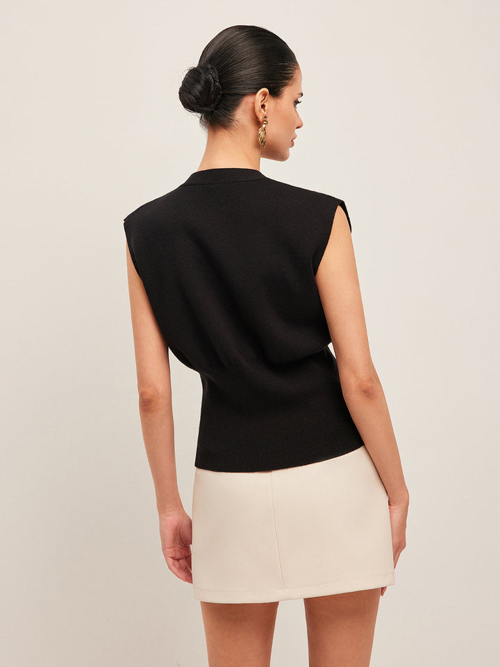V-Ausschnitt Pulloverweste mit Knopfdetail