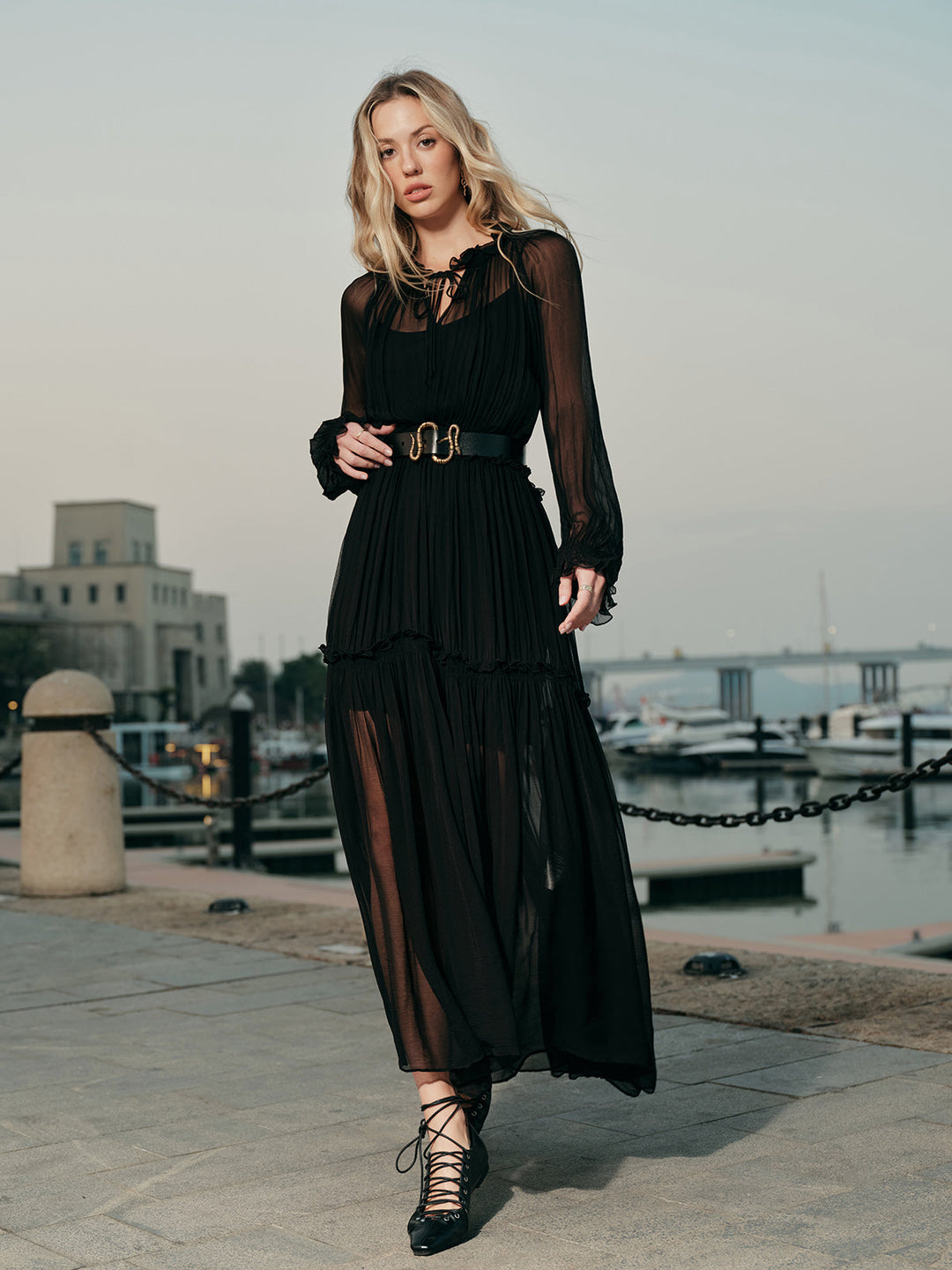 Raffiniertes Chiffon-Kleid in Halbtransparent