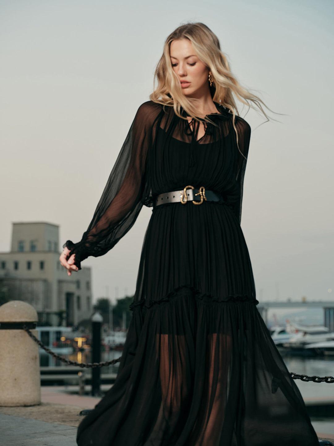 Raffiniertes Chiffon-Kleid in Halbtransparent