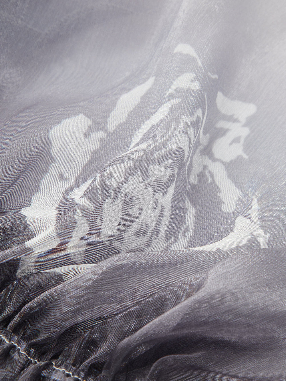 Halbdurchsichtiges Blumen-Chiffon-Oberteil mit Farbverlauf und schulterfreiem Design