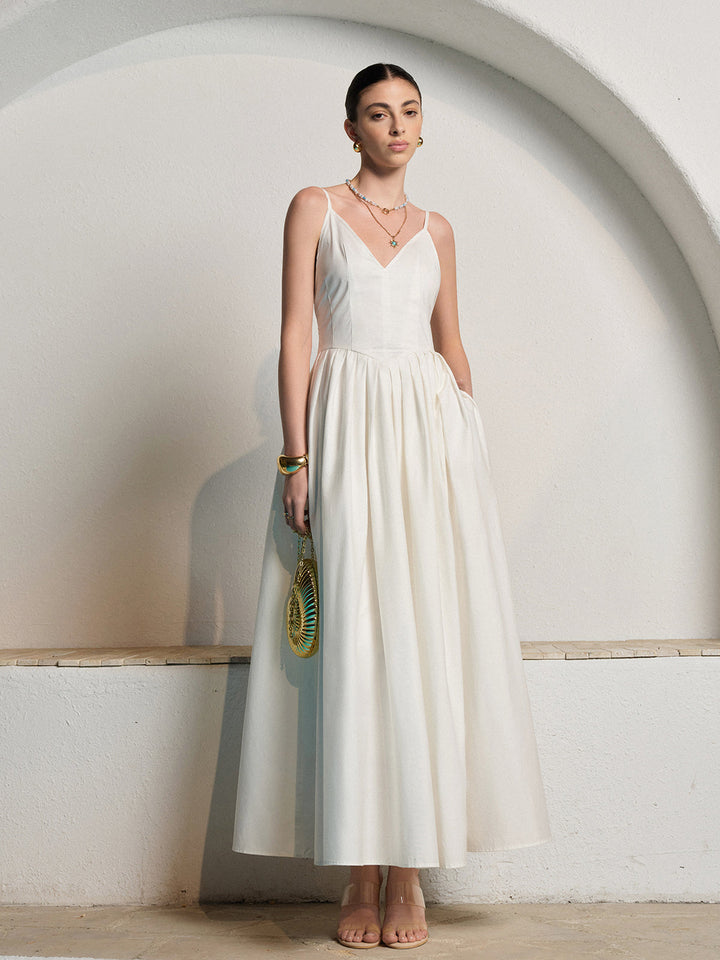 Rückenfreies Kleid mit Spaghettiträgern und Falten