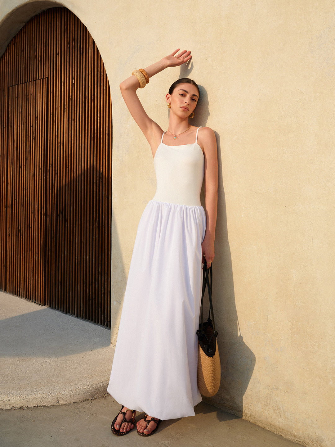 Kleid mit Blasensaum und Spaghettiträgern