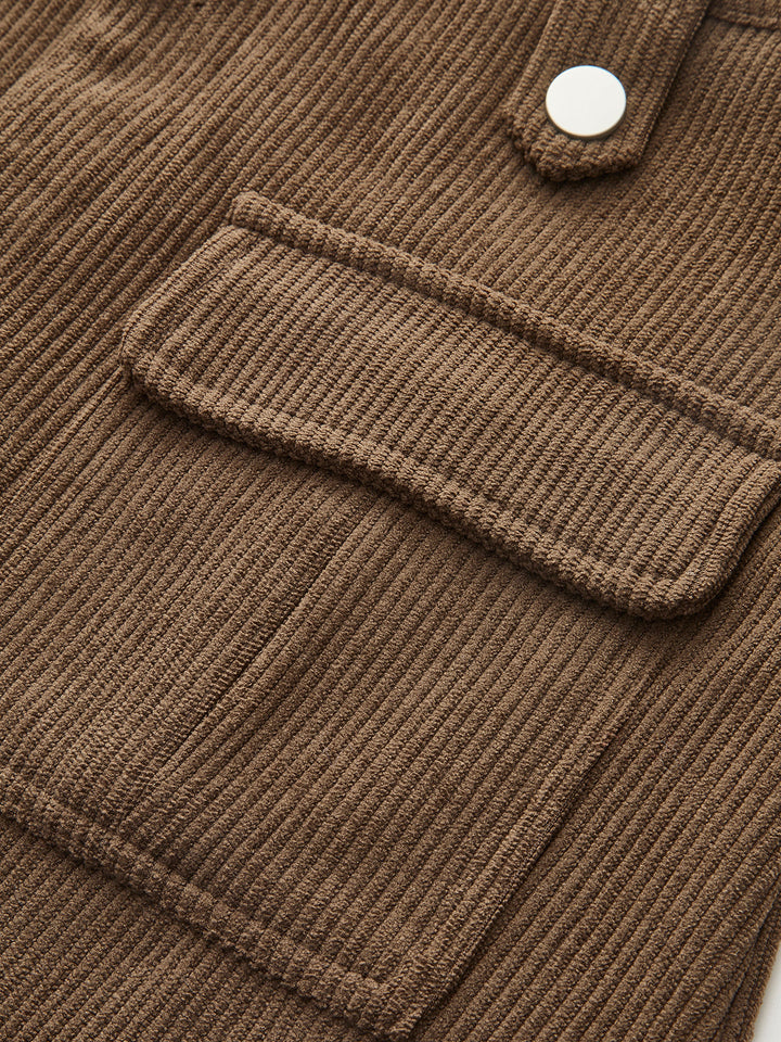 Cordhose mit Gürtel und Taschen