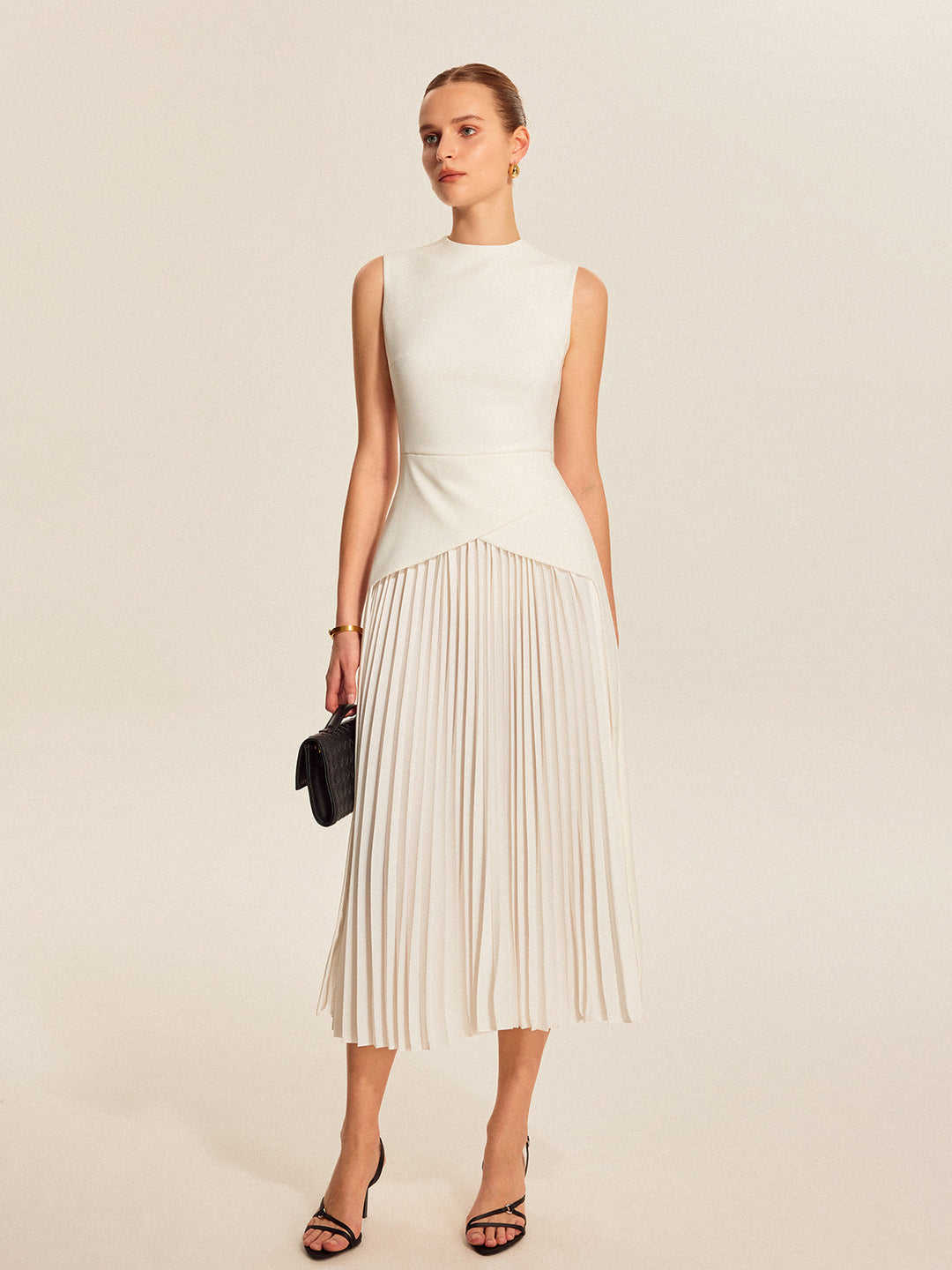 Ärmelloses Faltenkleid
