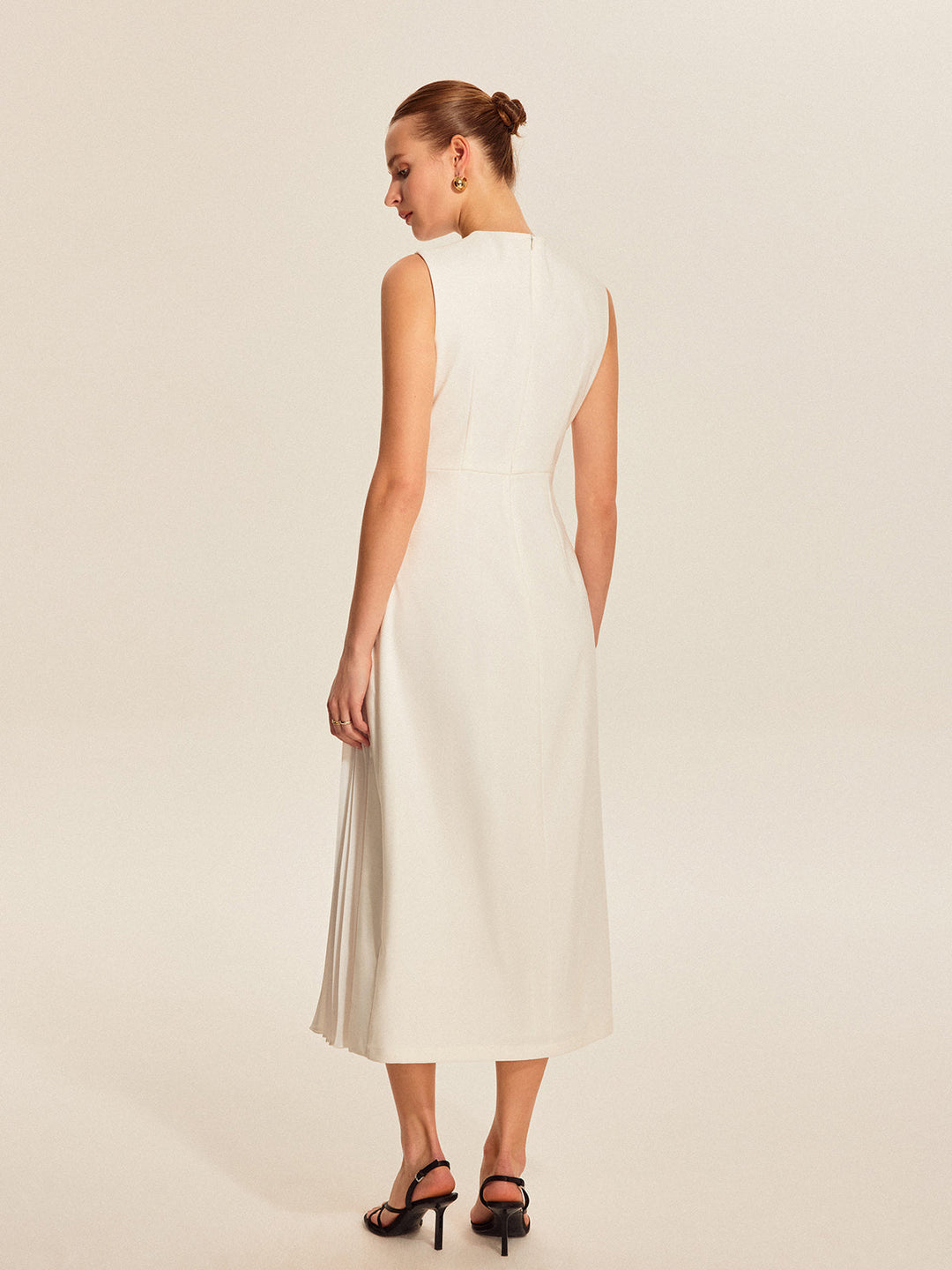 Ärmelloses Faltenkleid