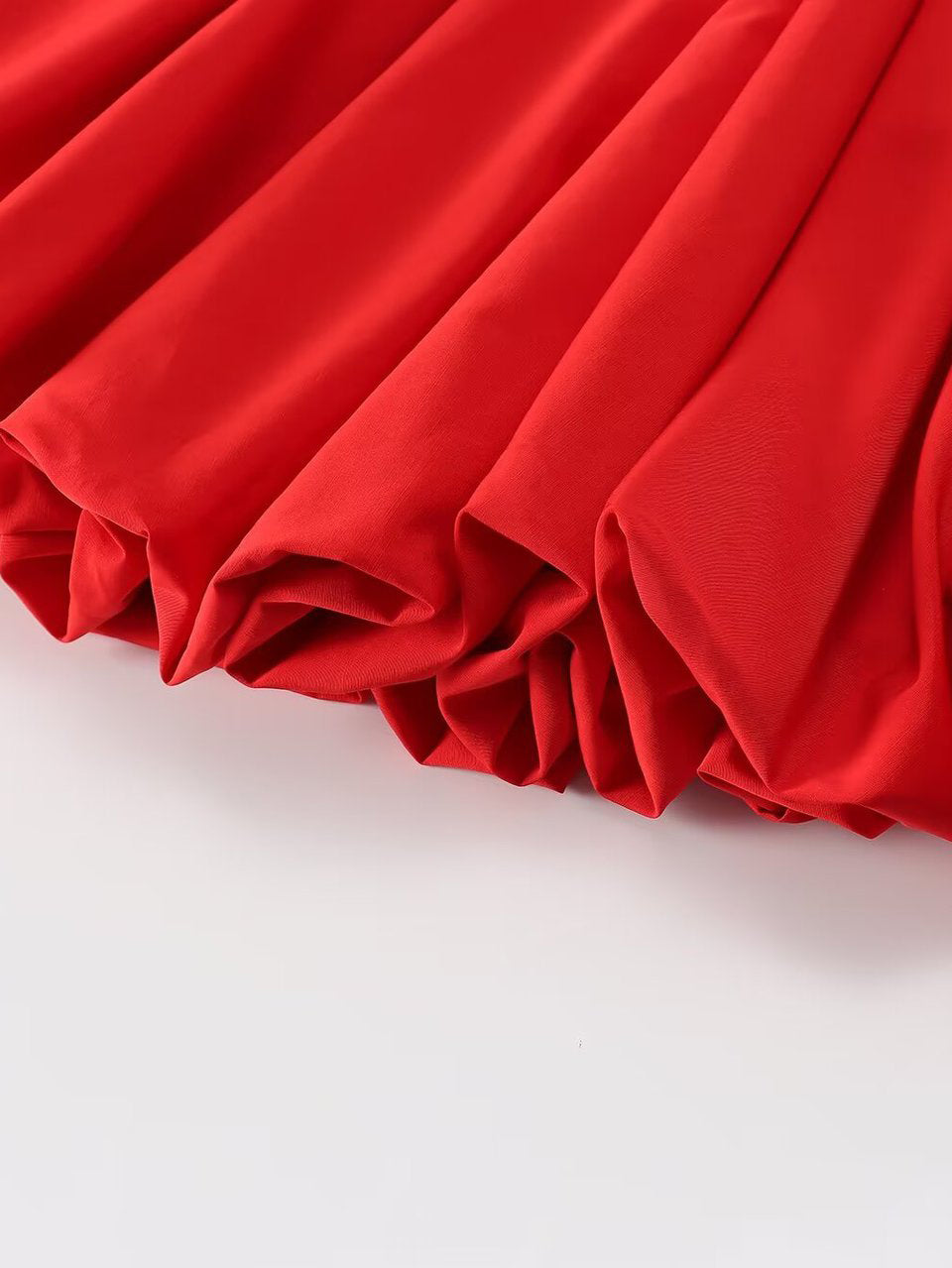 Plissiertes Neckholder-Kleid