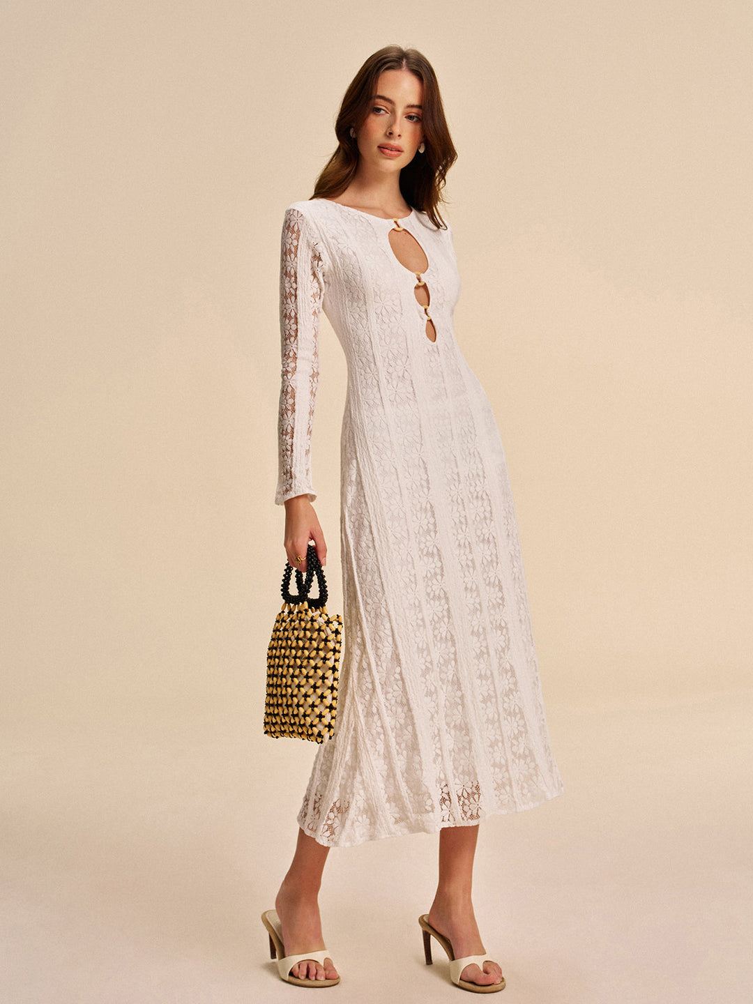 Kleid mit Spitzendetail und Cut-Out