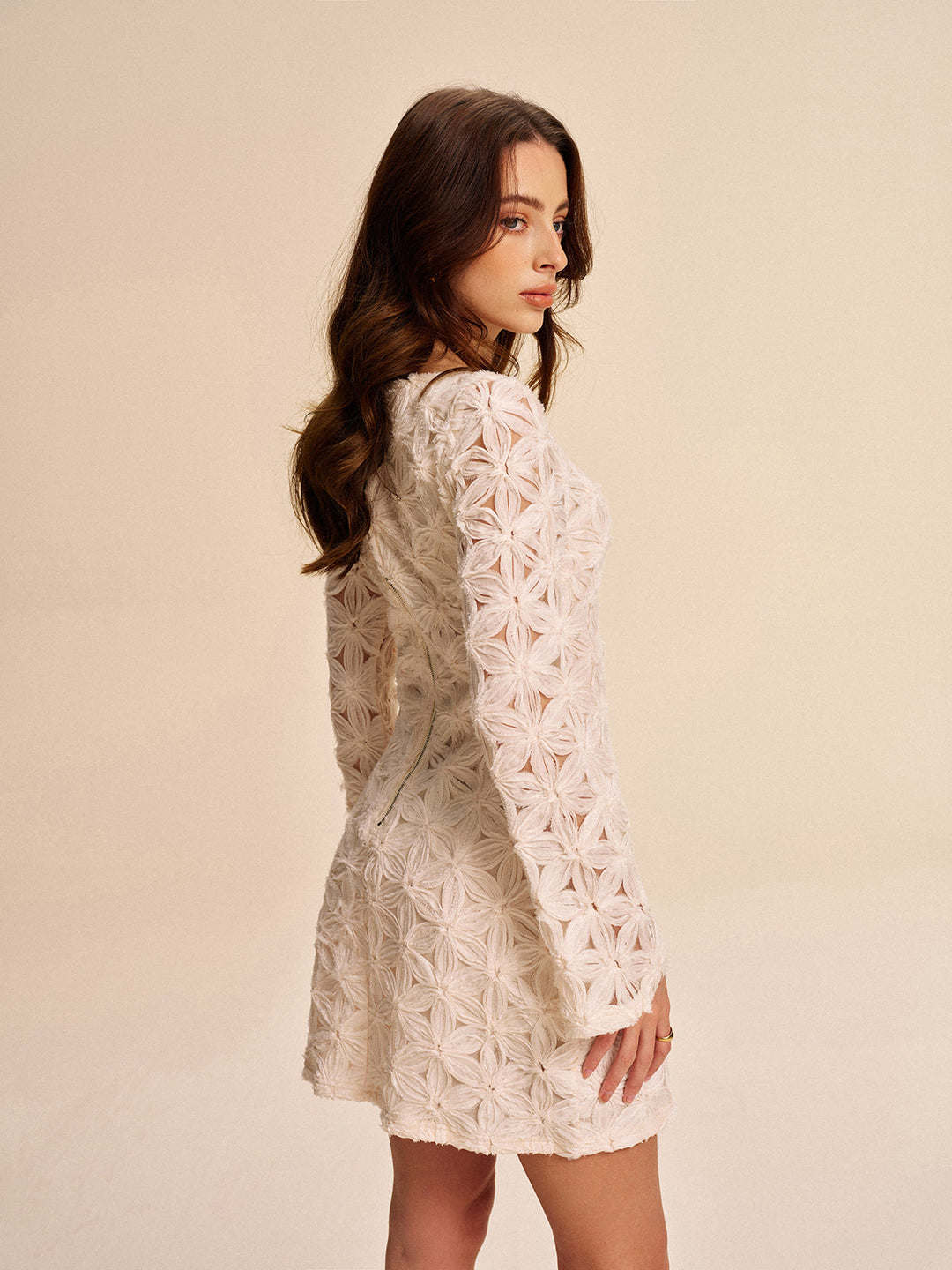 Semi-Sheer Floral Lace Langarmkleid