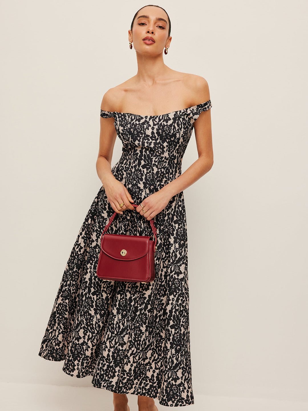 Kleid mit Blumenmuster und Neckholder
