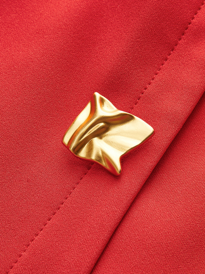 Metallknopf-Falten-Strickkleid