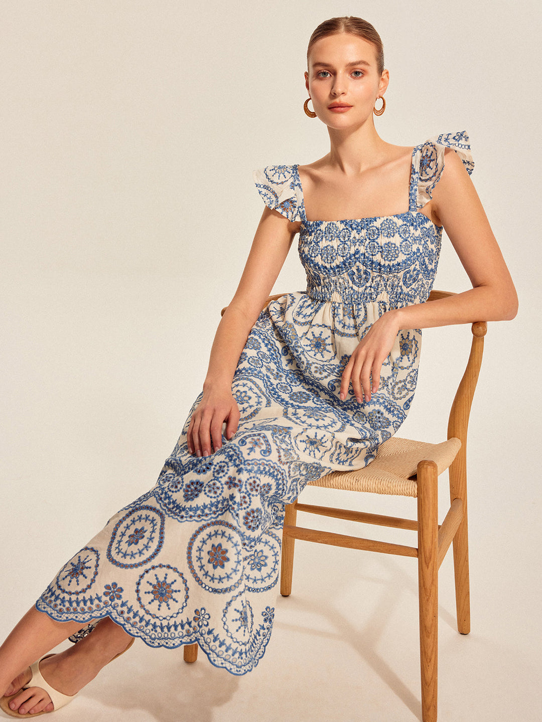 Halbtransparente Boho-Blumenkleid mit Rückenausschnitt