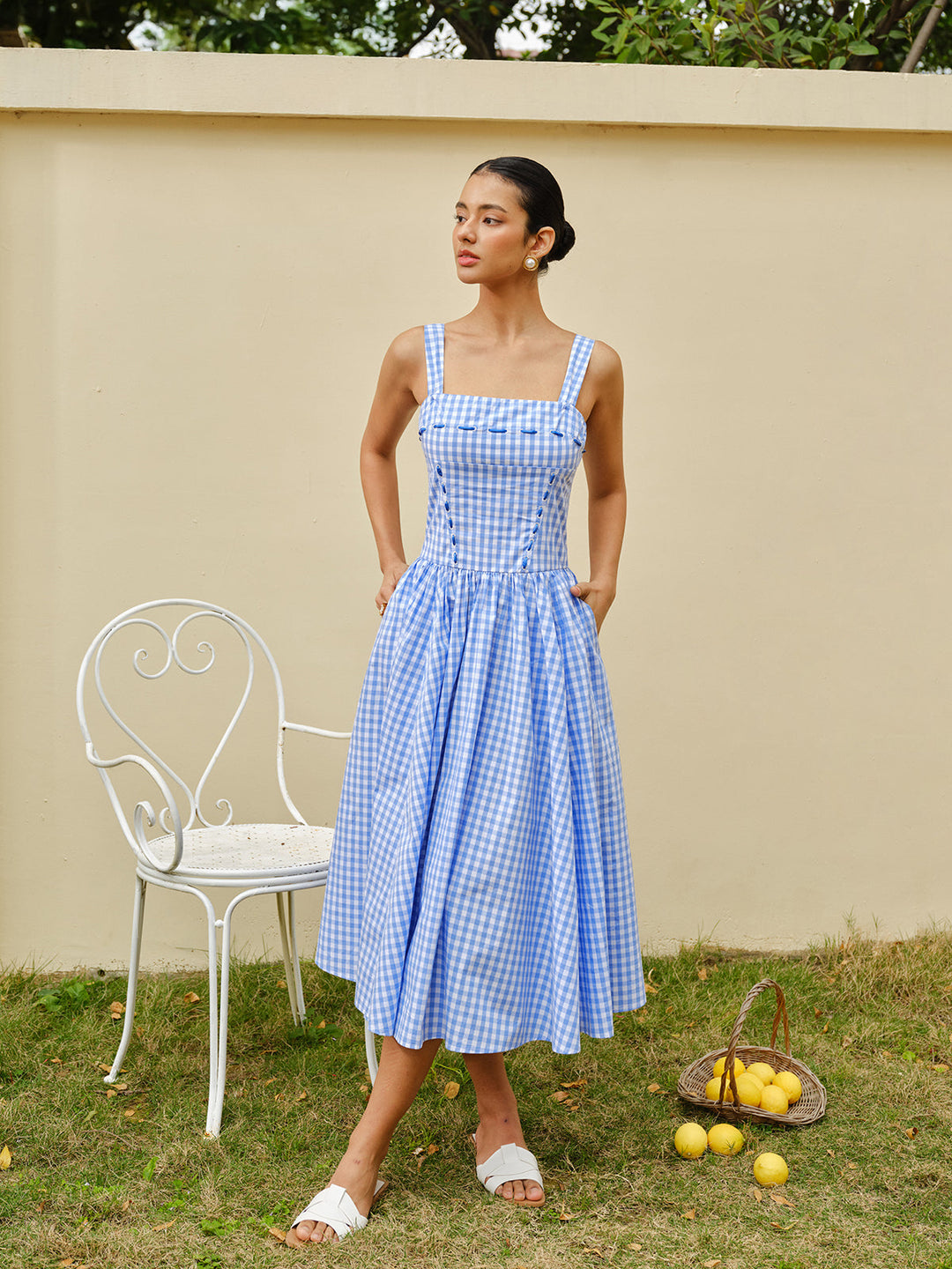 Spitzen-Corsagenkleid mit Schnürung