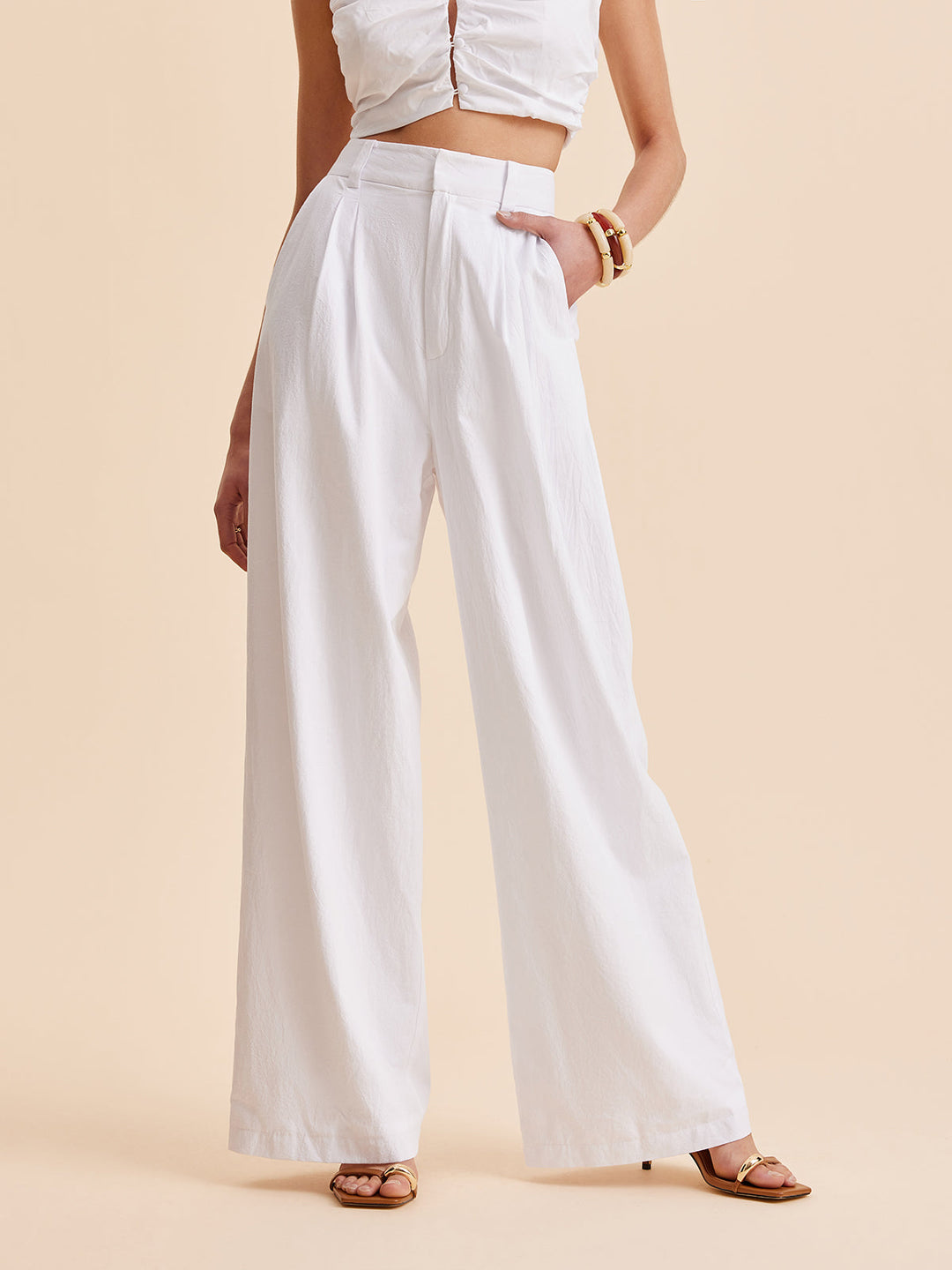 Baumwollhose mit weitem Bein, mittelhohem Bund und Taschen