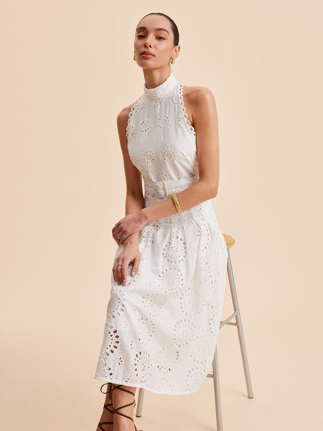 Spitzen-Kleid mit Gürtel in A-Linie