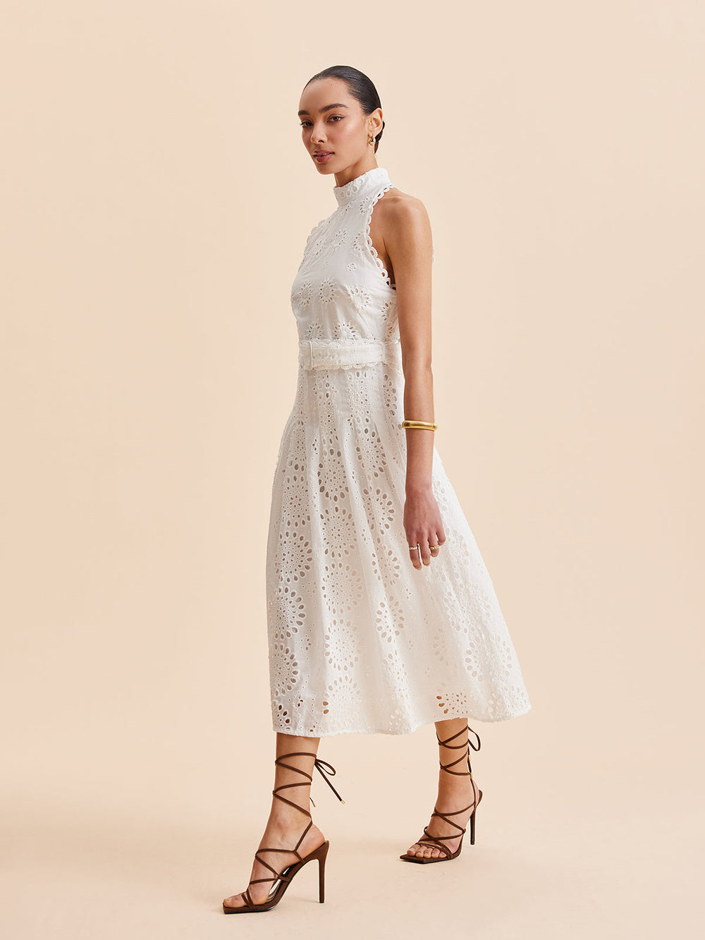 Spitzen-Kleid mit Gürtel in A-Linie