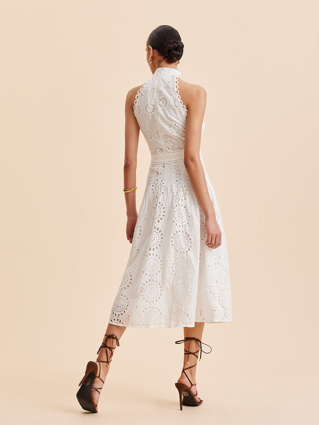 Spitzen-Kleid mit Gürtel in A-Linie