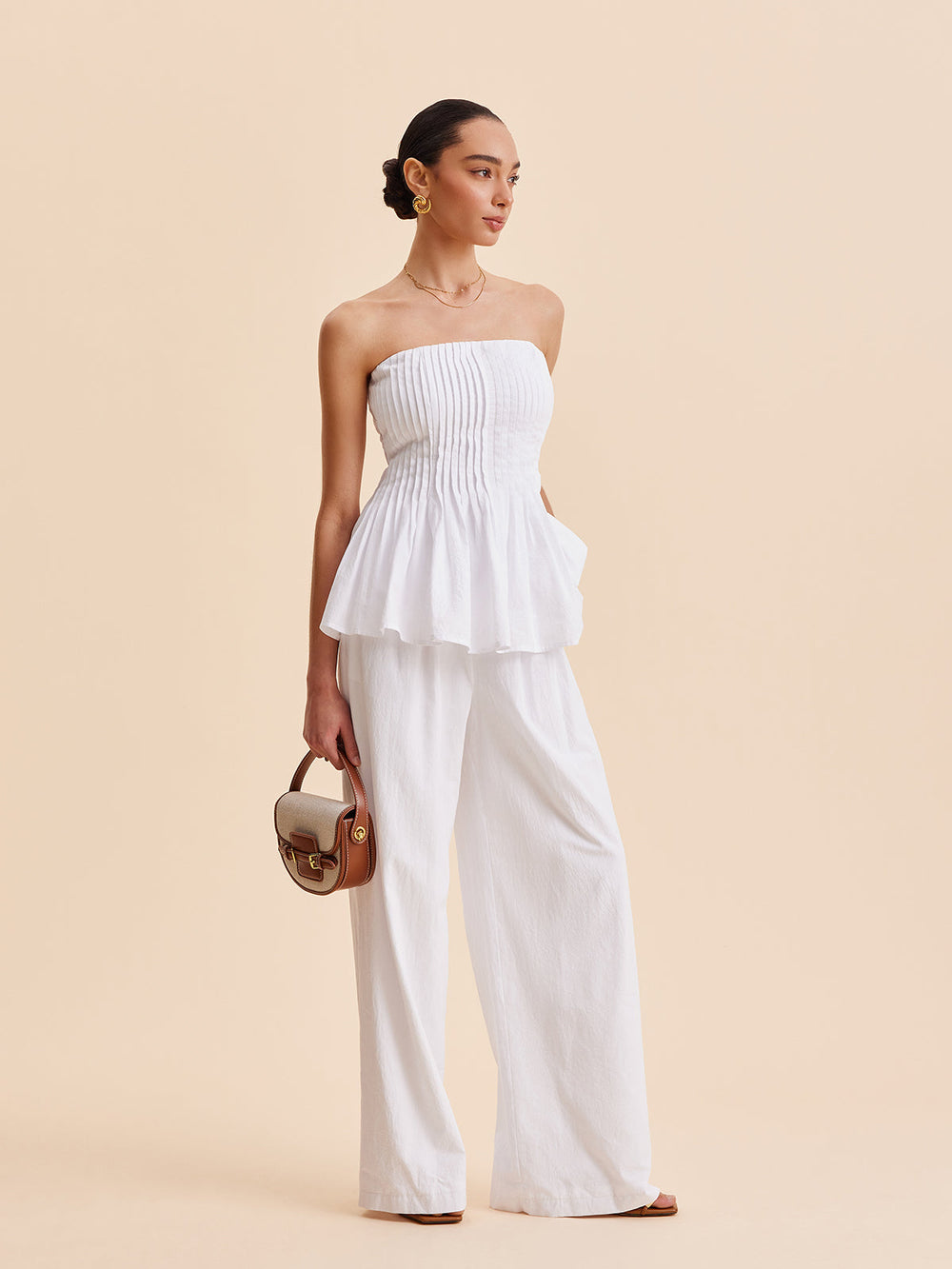 Baumwollhose mit weitem Bein, mittelhohem Bund und Taschen