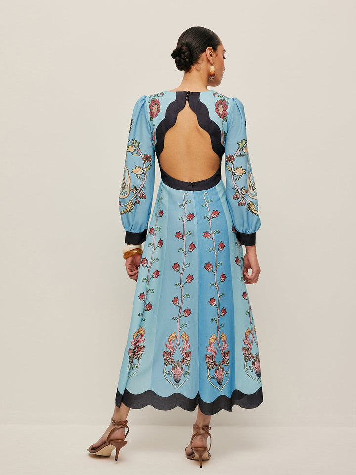 Kleid mit offenem Rücken und Puffärmeln und Blumenmuster