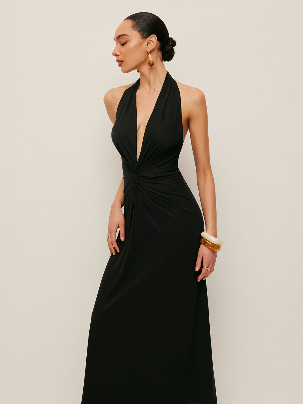 V-Ausschnitt Kleid mit gedrehter Front und Neckholder