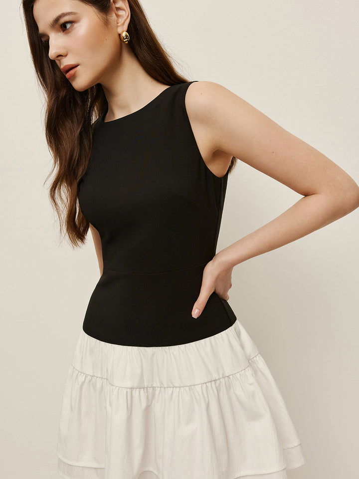 Zweifarbige ärmellose Kleid mit Stufen